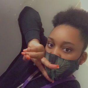 Meet your Posher, Aziza